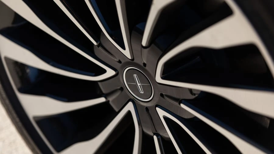 2019 Lincoln Continental 10th Gen - Image 20 of 27