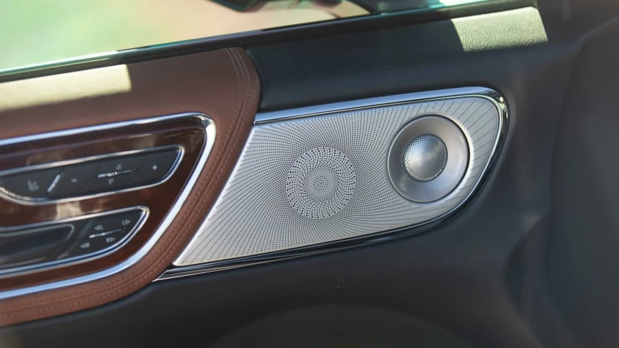 2019 Lincoln Continental 10th Gen - Image 24 of 27