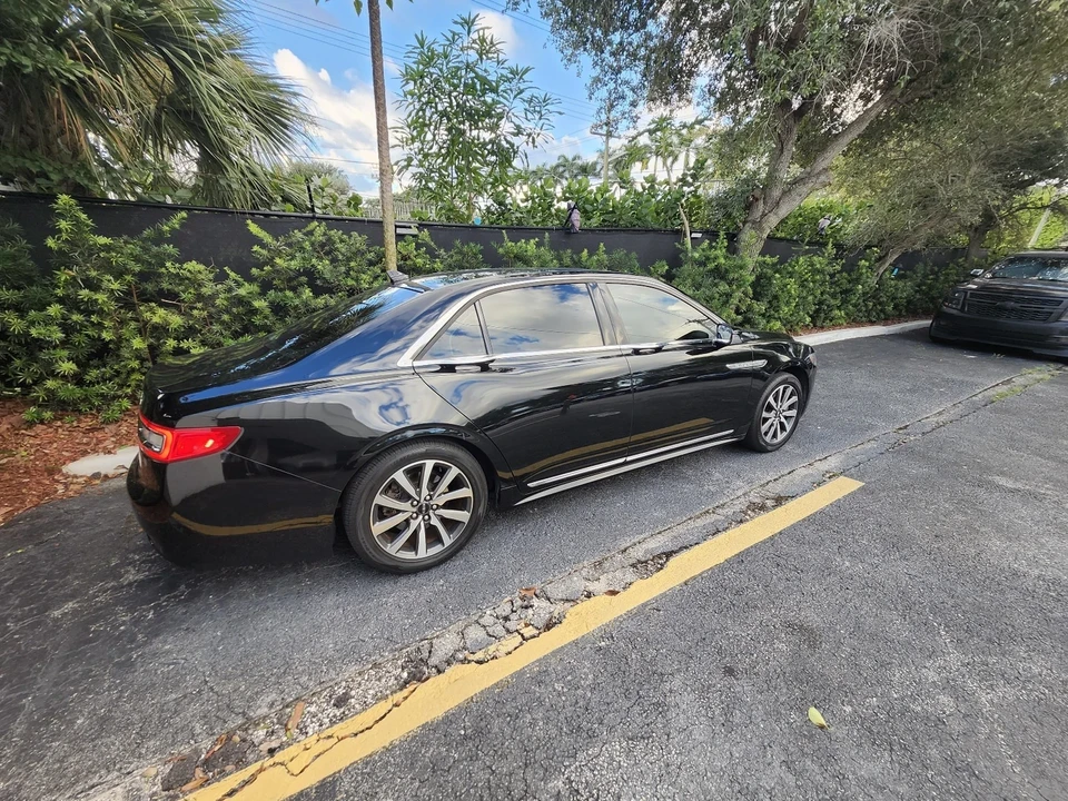 2019 Lincoln Continental 10th Gen - Image 11 of 16