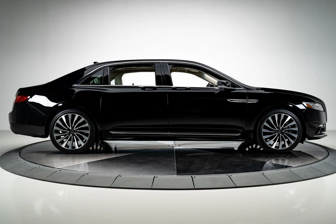 2019 Lincoln Continental 10th Gen - Image 23 of 31