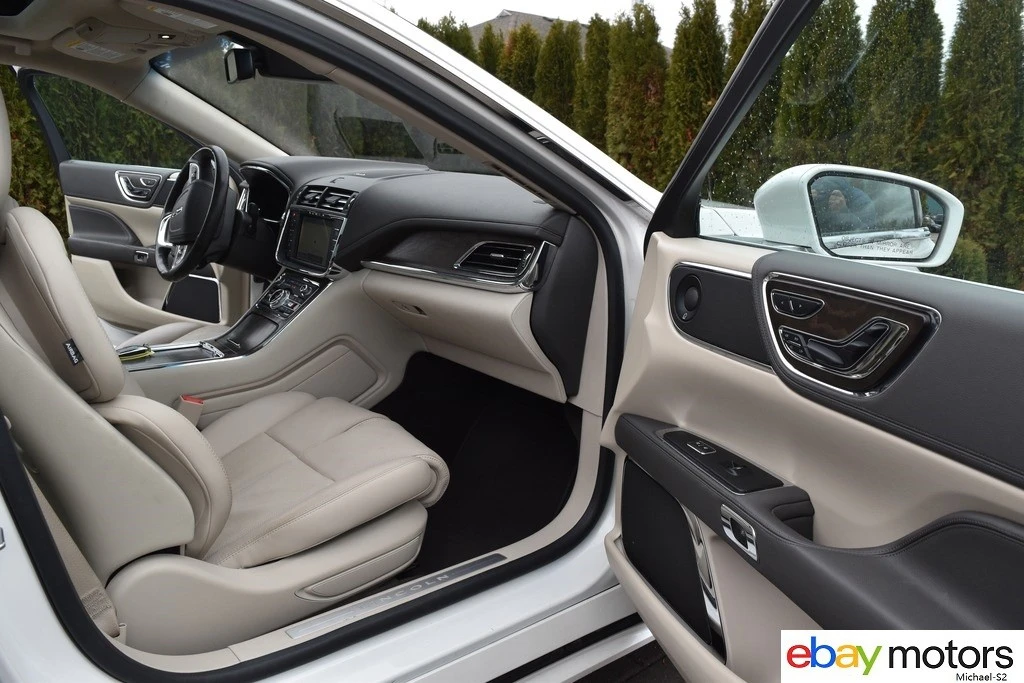 2019 Lincoln Continental 10th Gen - Image 16 of 21