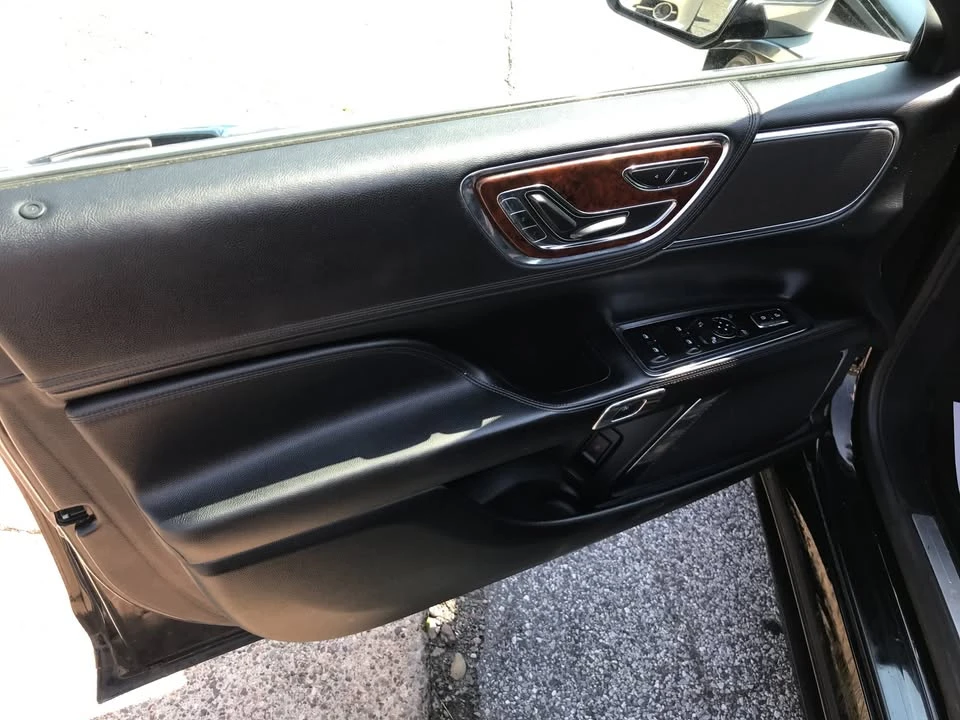 2019 Lincoln Continental 10th Gen - Image 9 of 16