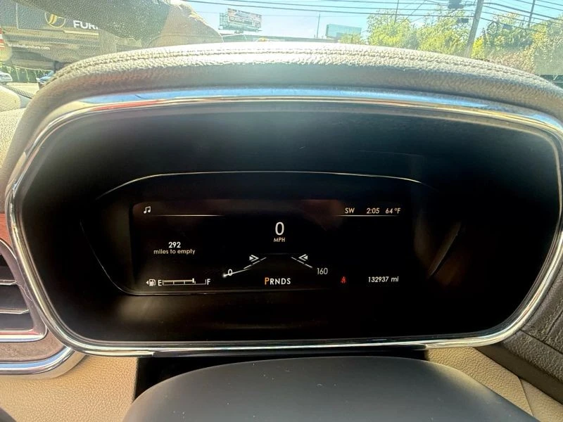 2019 Lincoln Continental 10th Gen - Image 11 of 12