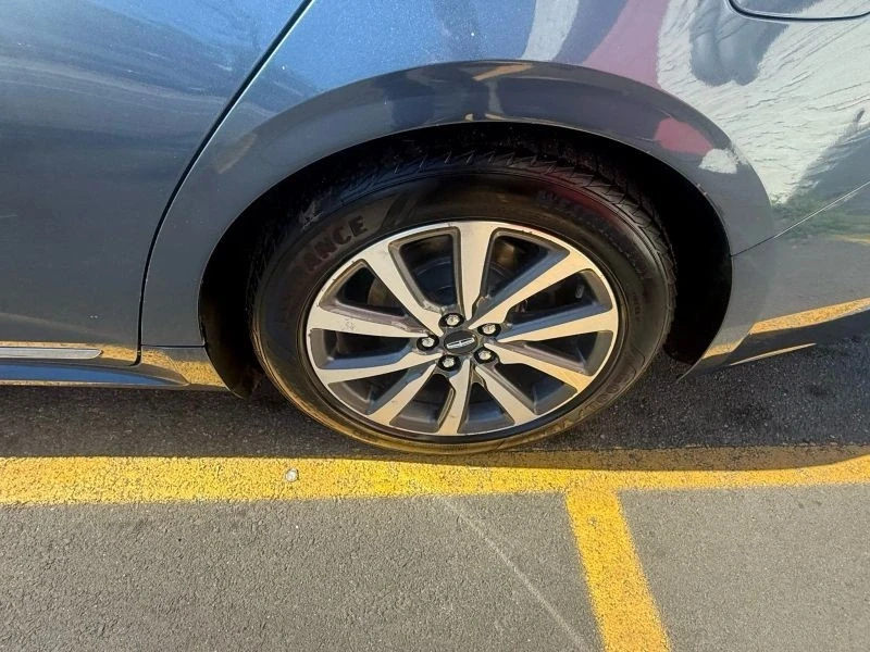 2019 Lincoln Continental 10th Gen - Image 10 of 12