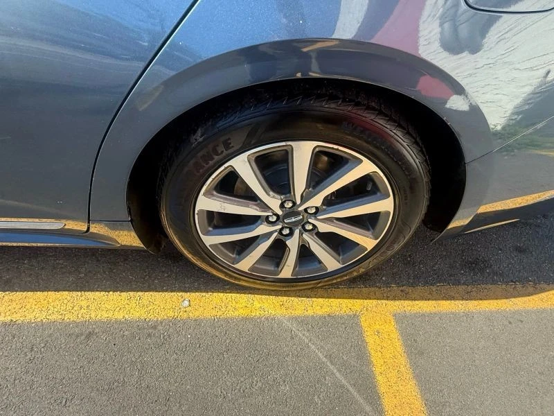 2019 Lincoln Continental 10th Gen - Image 10 of 12