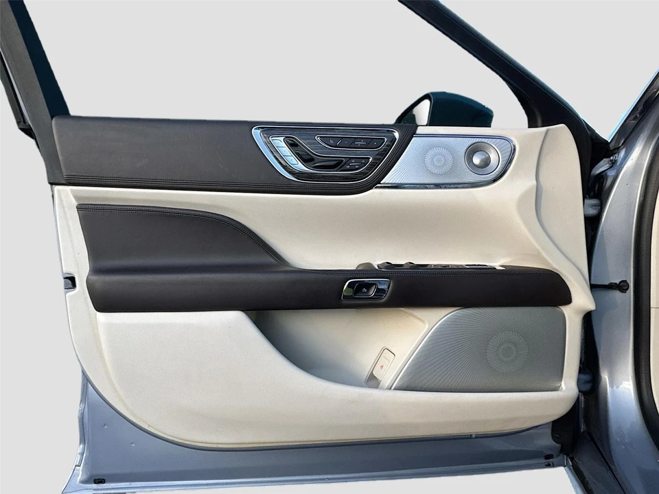 2019 Lincoln Continental 10th Gen - Image 10 of 14