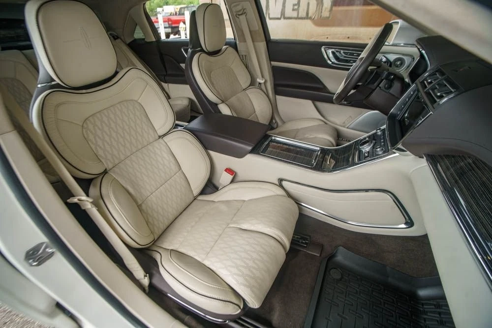 2019 Lincoln Continental 10th Gen - Image 16 of 21