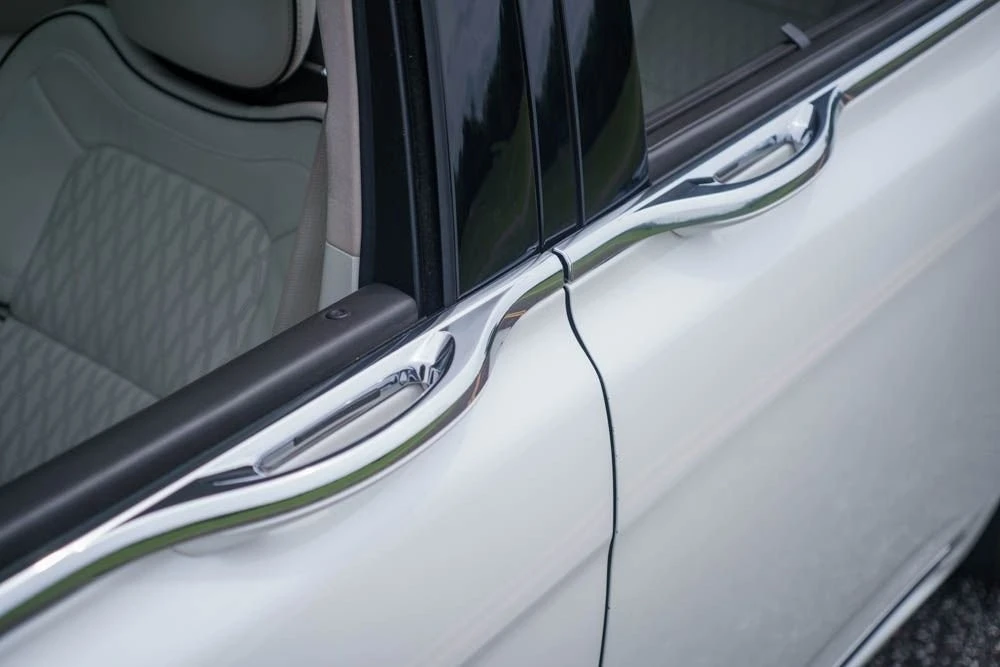 2019 Lincoln Continental 10th Gen - Image 12 of 21