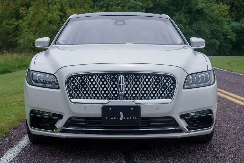 2019 Lincoln Continental 10th Gen - Image 2 of 21