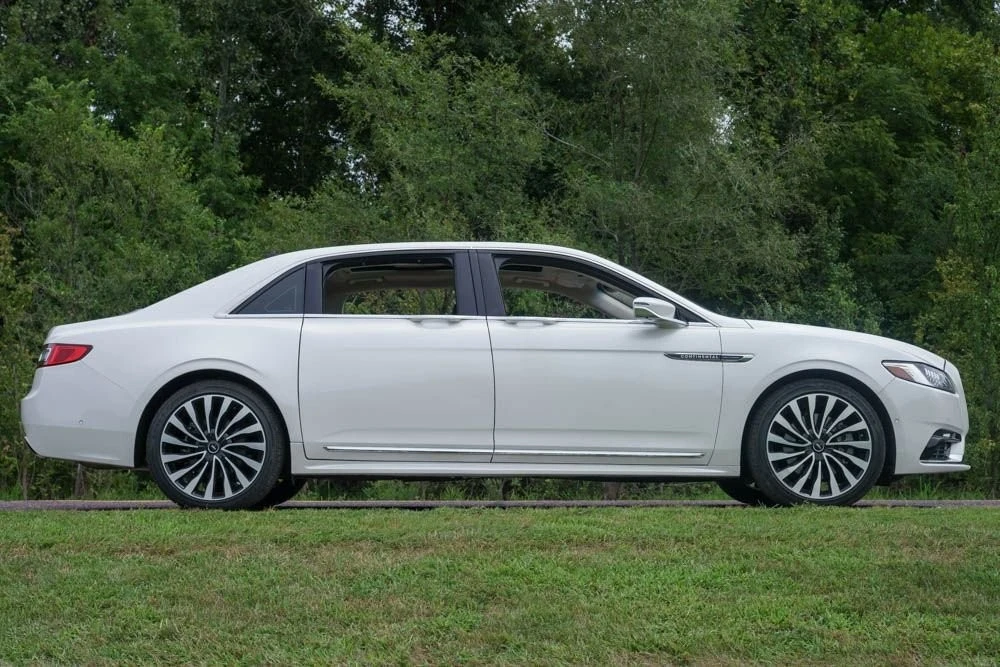 2019 Lincoln Continental 10th Gen - Image 3 of 21
