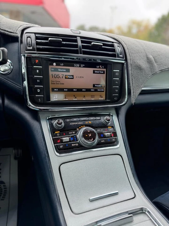 2019 Lincoln Continental 10th Gen - Image 16 of 20