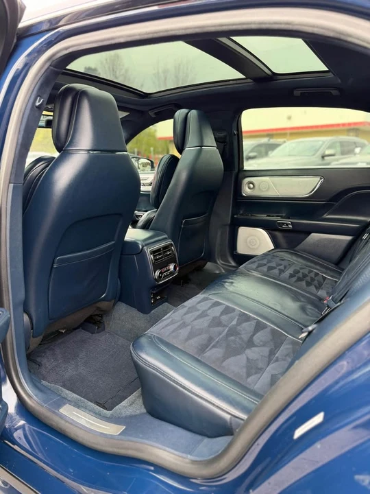 2019 Lincoln Continental 10th Gen - Image 18 of 20