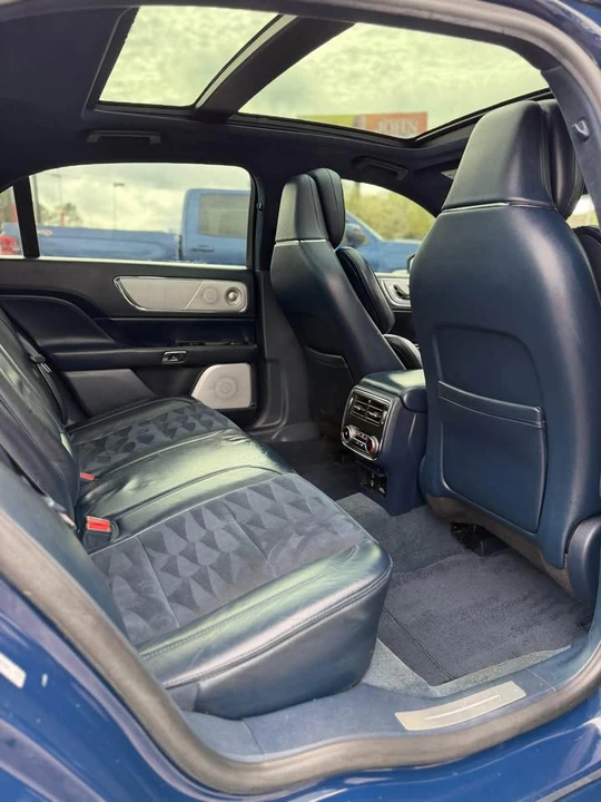 2019 Lincoln Continental 10th Gen - Image 17 of 20