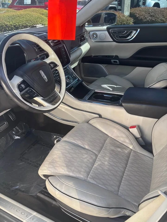 2019 Lincoln Continental 10th Gen - Image 2 of 4