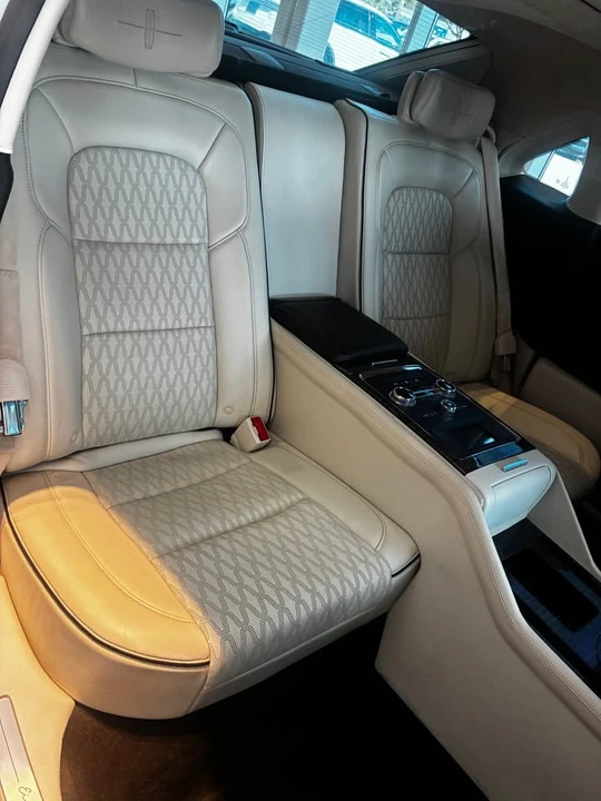 2019 Lincoln Continental 10th Gen - Image 5 of 8