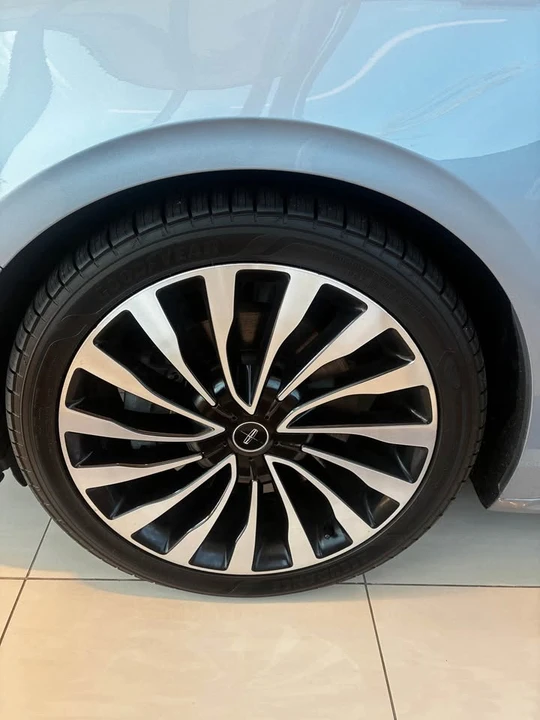 2019 Lincoln Continental 10th Gen - Image 8 of 8