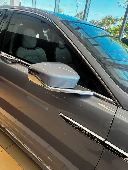 2019 Lincoln Continental 10th Gen - Image 3 of 8