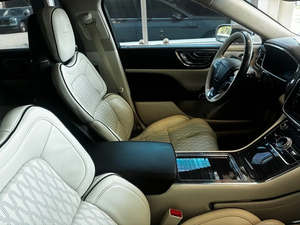 2019 Lincoln Continental 10th Gen - Image 4 of 8