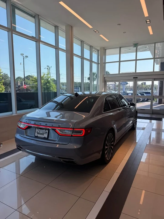 2019 Lincoln Continental 10th Gen - Image 4 of 9