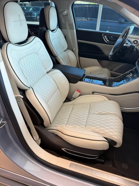 2019 Lincoln Continental 10th Gen - Image 6 of 9