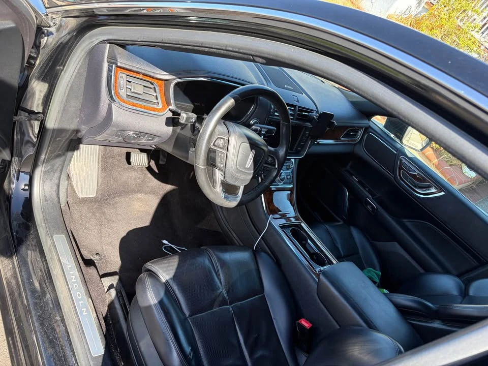2019 Lincoln Continental 10th Gen - Image 2 of 6