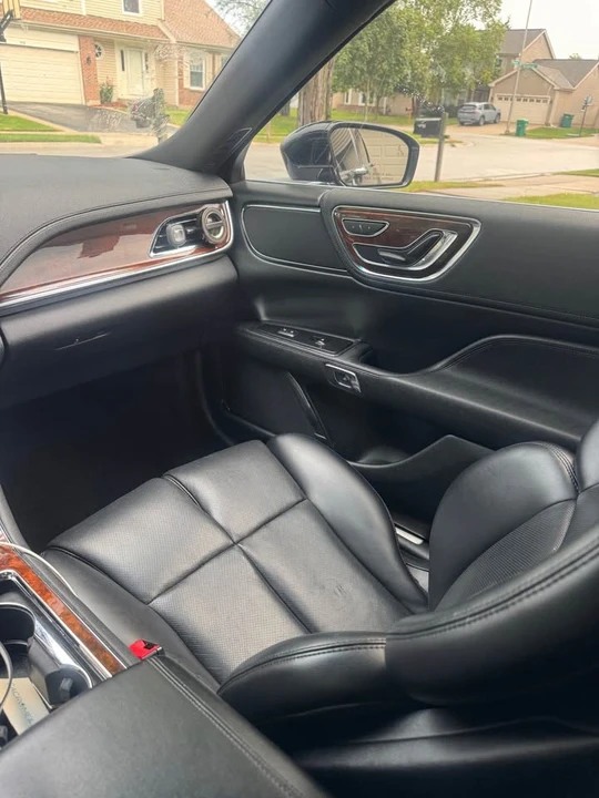 2019 Lincoln Continental 10th Gen - Image 13 of 20