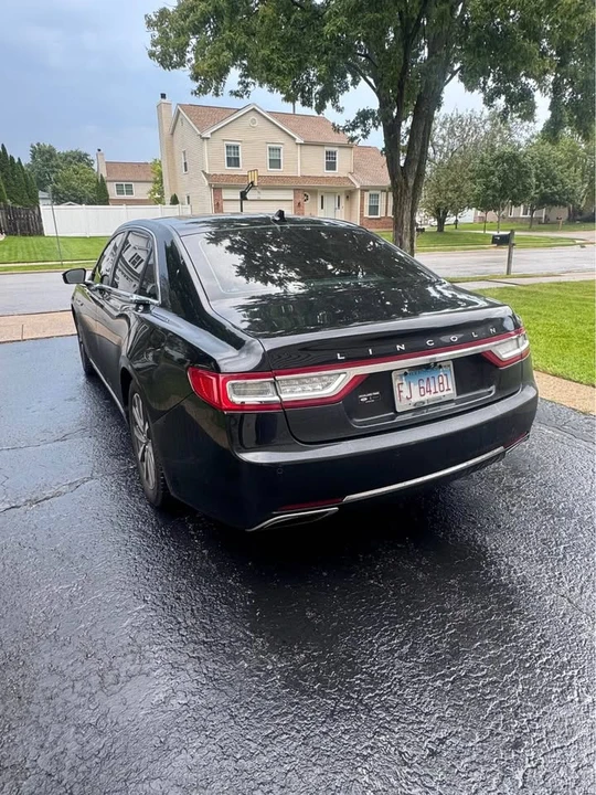 2019 Lincoln Continental 10th Gen - Image 18 of 20