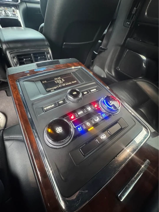 2019 Lincoln Continental 10th Gen - Image 8 of 20