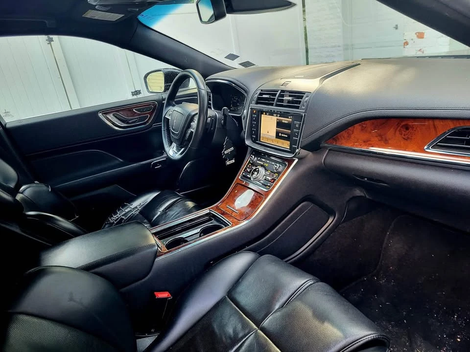 2019 Lincoln Continental 10th Gen - Image 8 of 10