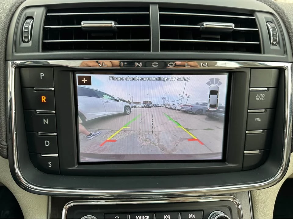 2019 Lincoln Continental 10th Gen - Image 18 of 20