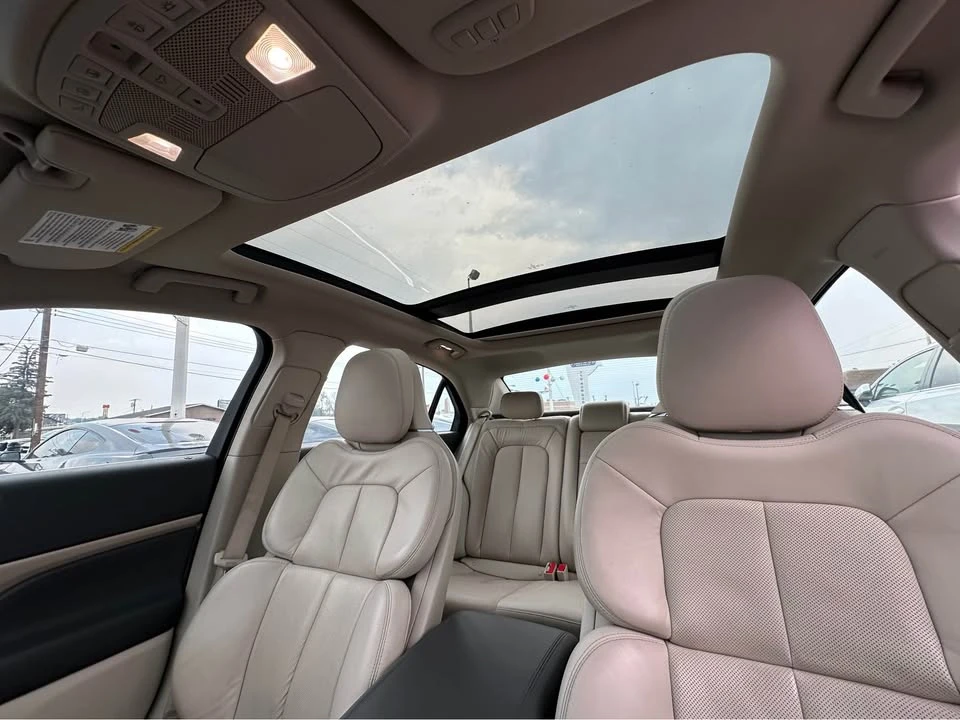 2019 Lincoln Continental 10th Gen - Image 11 of 20