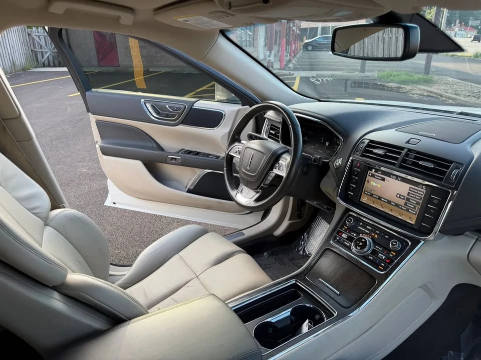 2019 Lincoln Continental 10th Gen - Image 16 of 20