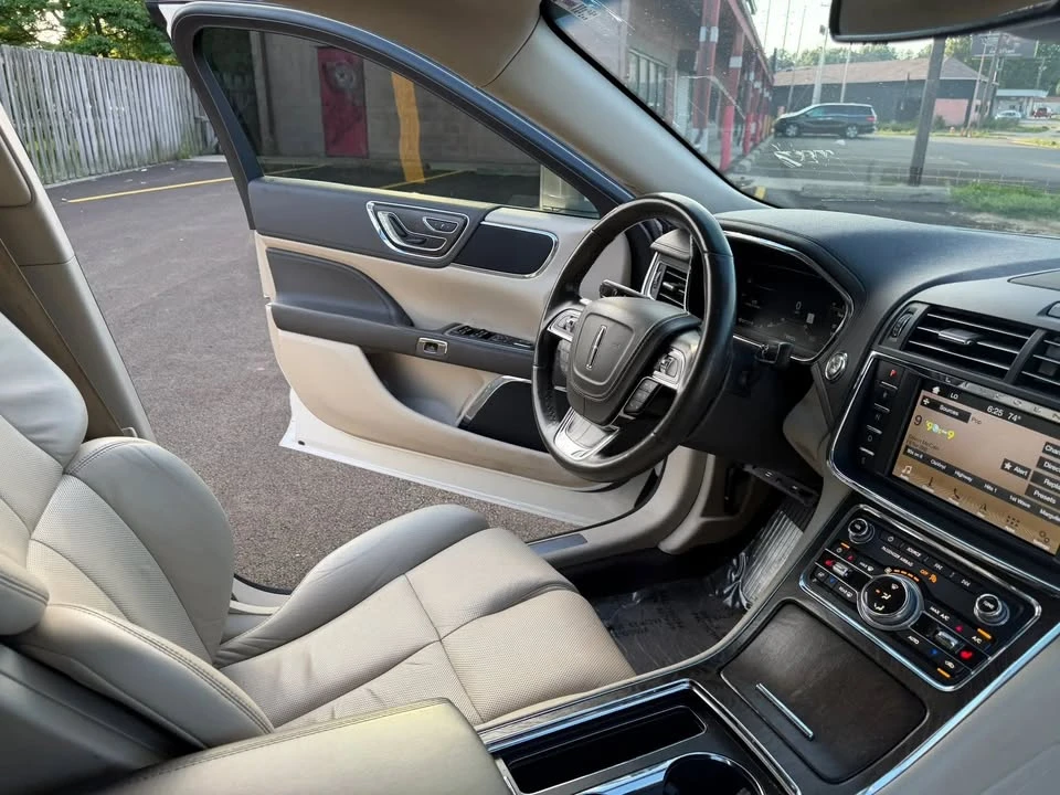 2019 Lincoln Continental 10th Gen - Image 12 of 20