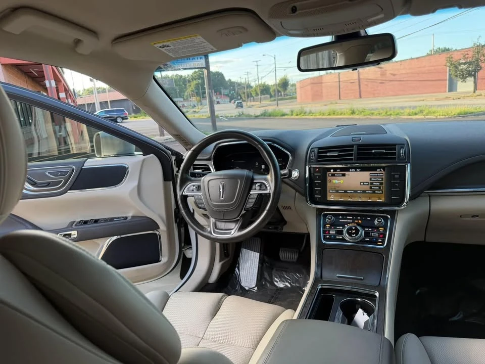 2019 Lincoln Continental 10th Gen - Image 17 of 20