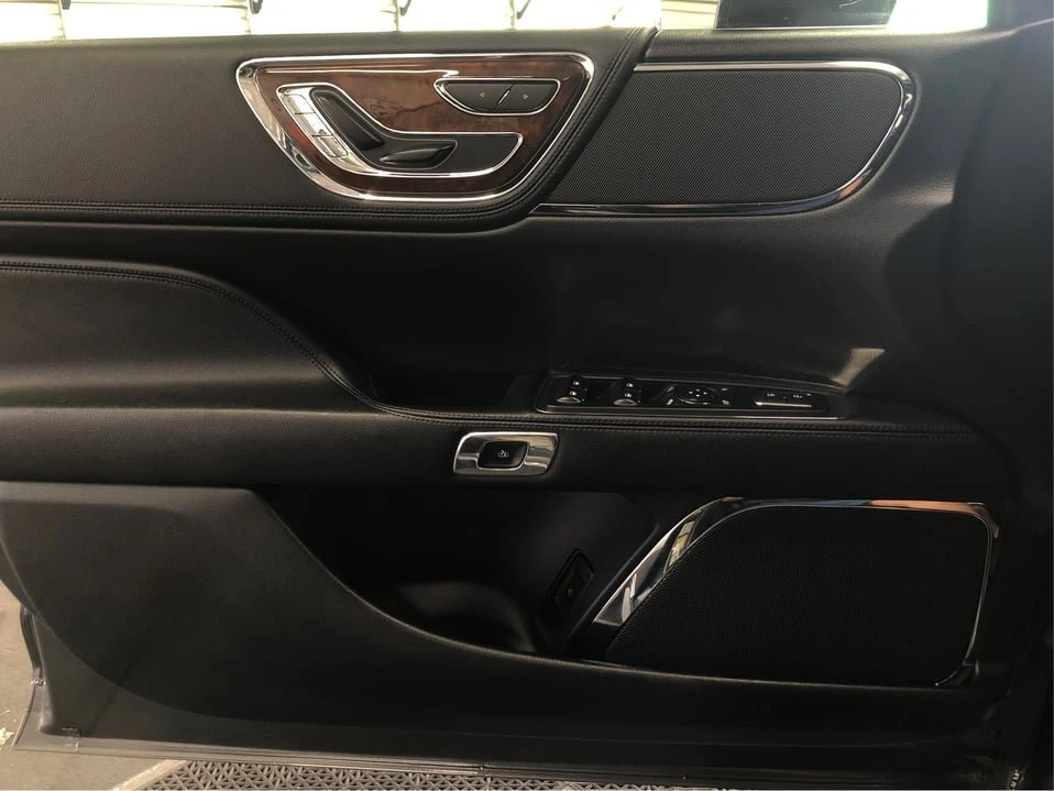 2019 Lincoln Continental 10th Gen - Image 16 of 20
