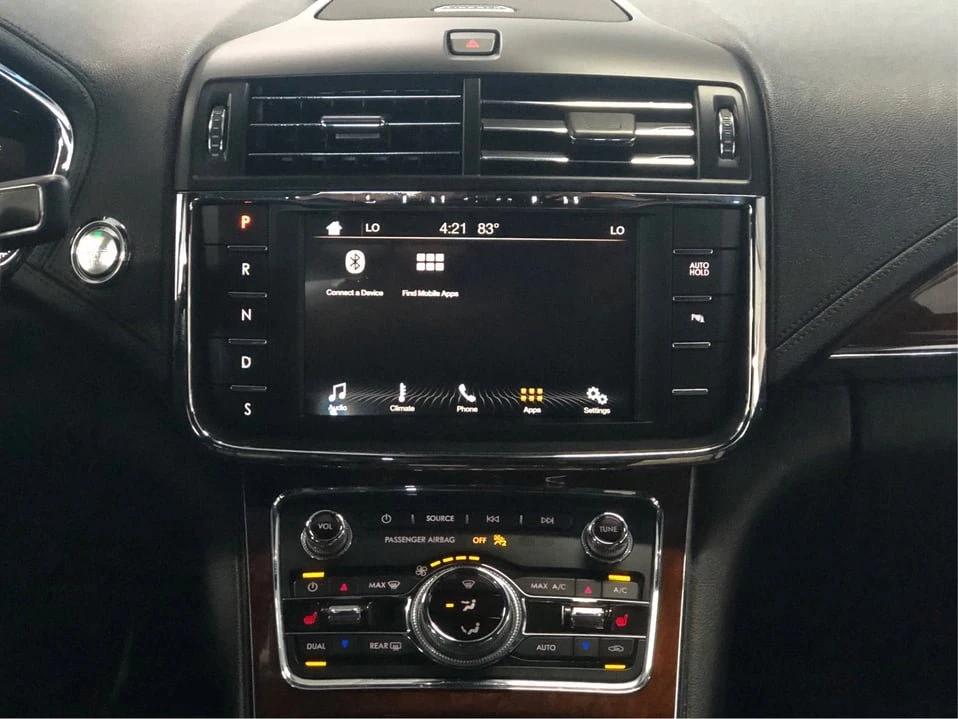 2019 Lincoln Continental 10th Gen - Image 13 of 20