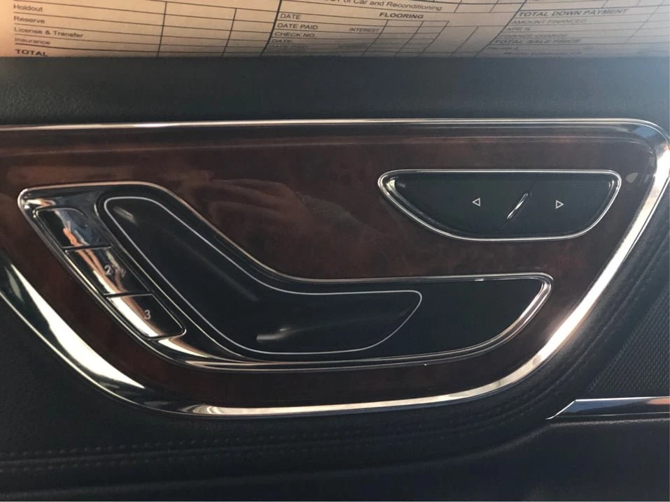 2019 Lincoln Continental 10th Gen - Image 18 of 20