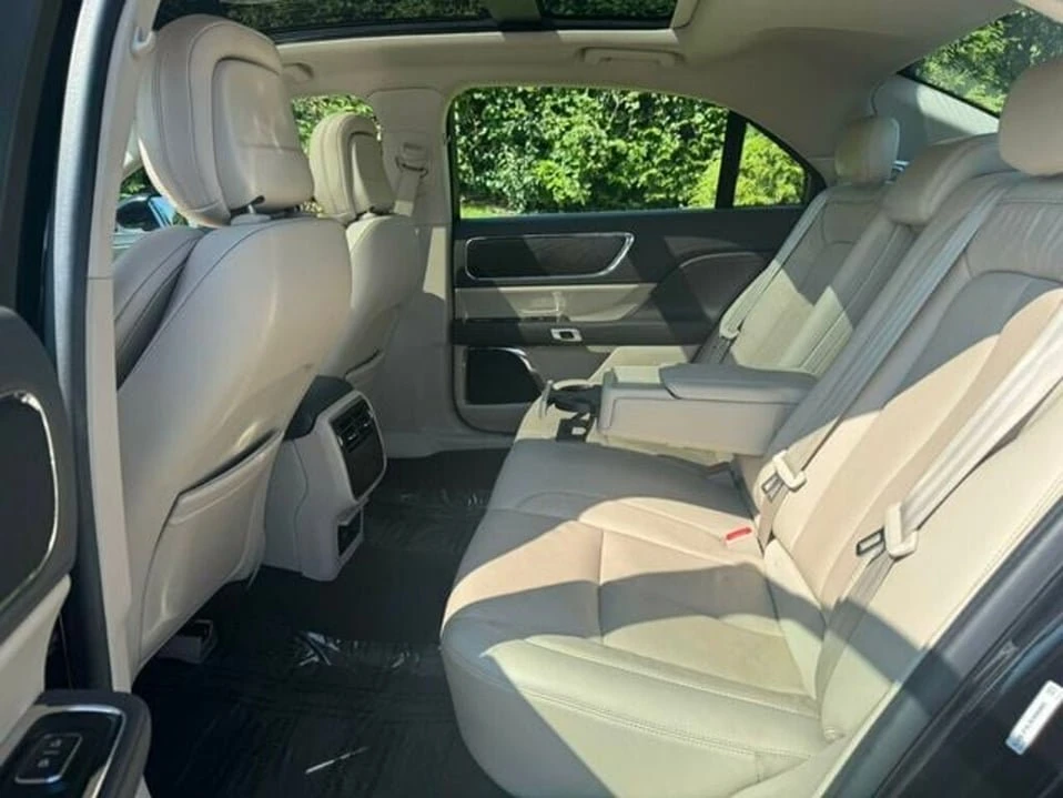 2019 Lincoln Continental 10th Gen - Image 16 of 20