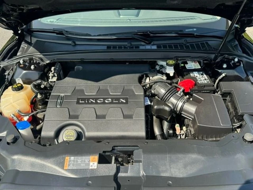 2019 Lincoln Continental 10th Gen - Image 12 of 20