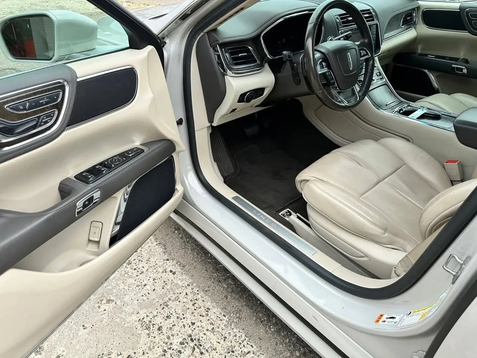 2019 Lincoln Continental 10th Gen - Image 9 of 20