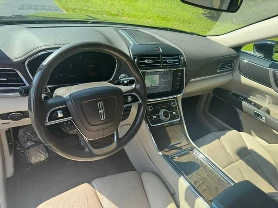 2019 Lincoln Continental 10th Gen - Image 15 of 20