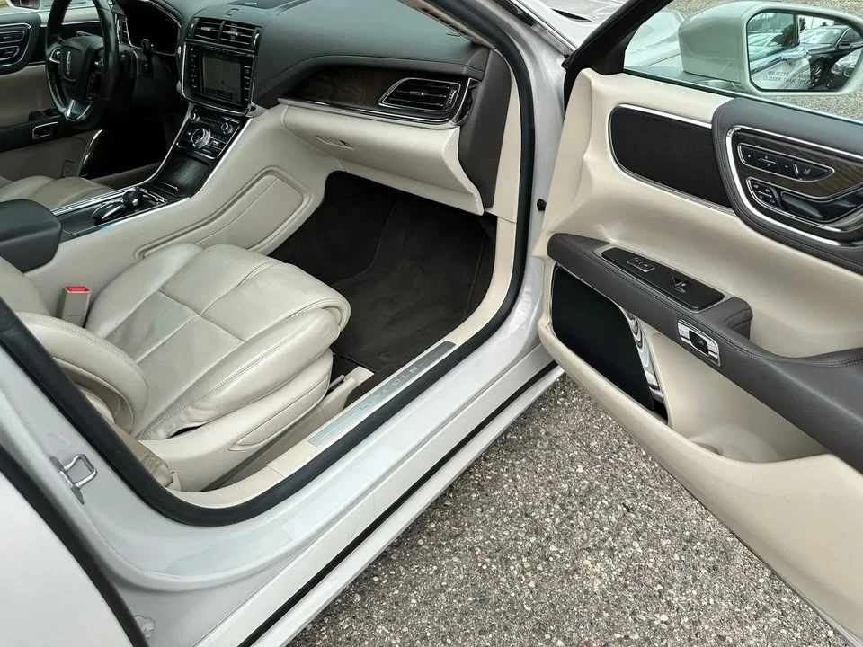 2019 Lincoln Continental 10th Gen - Image 17 of 20