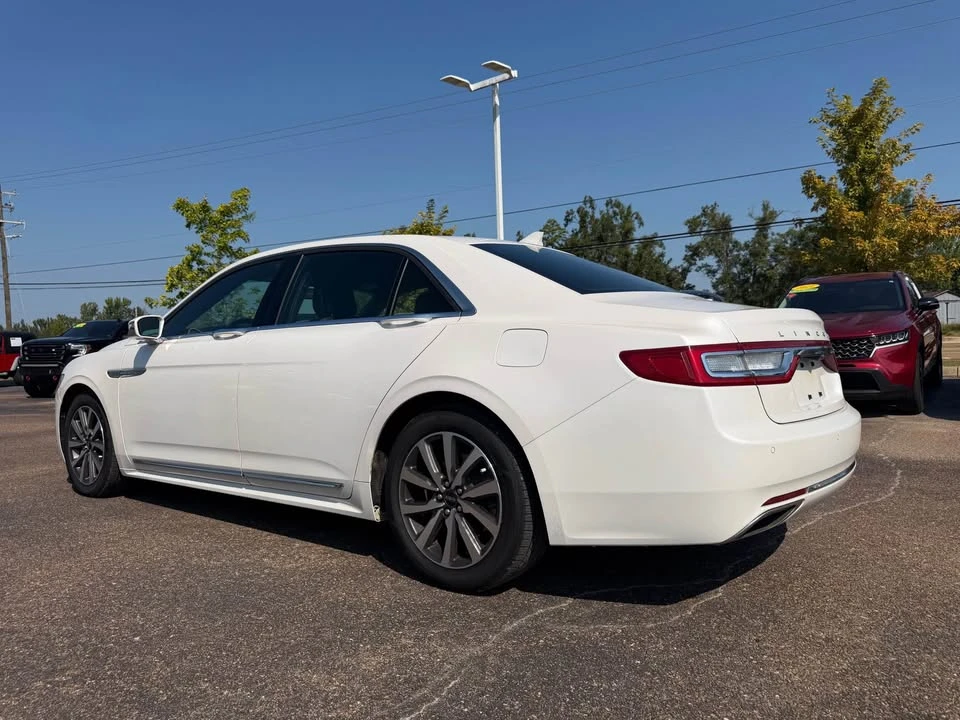 2019 Lincoln Continental 10th Gen - Image 2 of 11