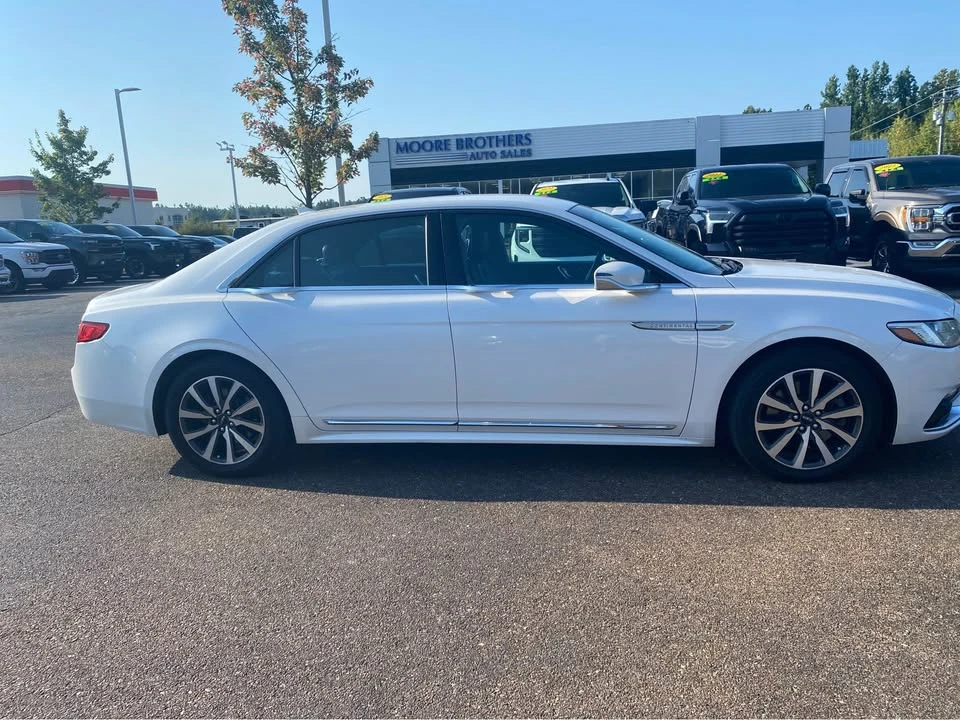 2019 Lincoln Continental 10th Gen - Image 5 of 9