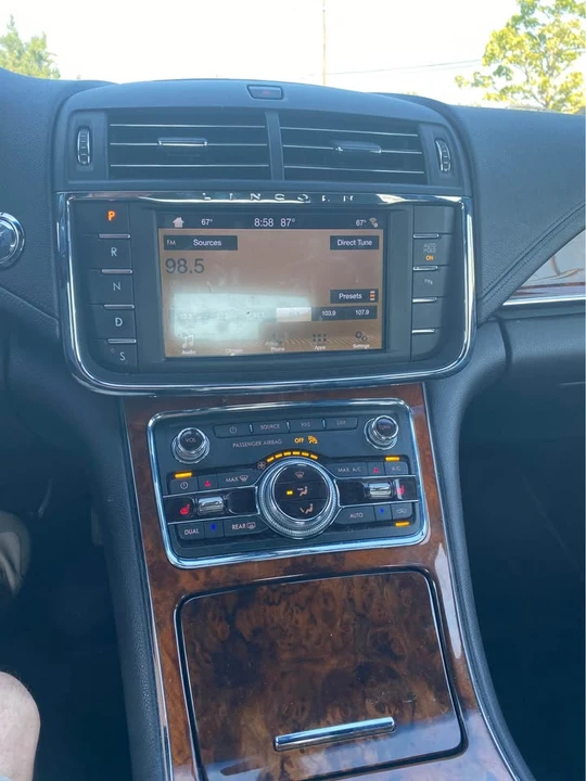 2019 Lincoln Continental 10th Gen - Image 9 of 9