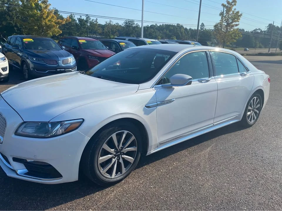 2019 Lincoln Continental 10th Gen - Image 2 of 9