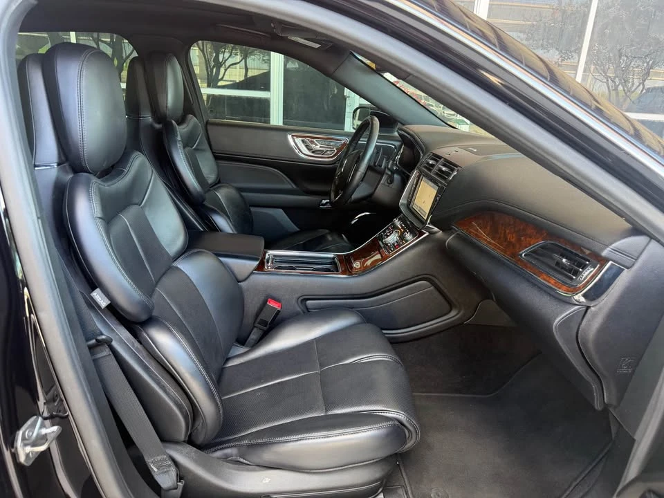 2019 Lincoln Continental 10th Gen - Image 7 of 9