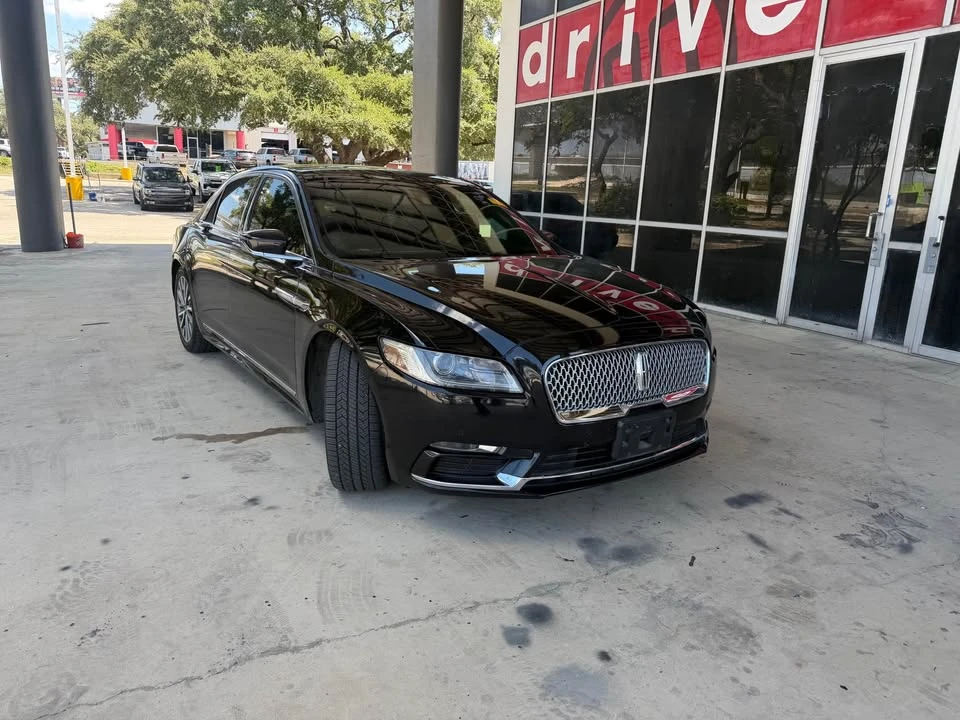 2019 Lincoln Continental 10th Gen - Image 2 of 9
