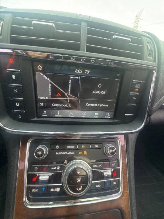 2019 Lincoln Continental 10th Gen - Image 11 of 14