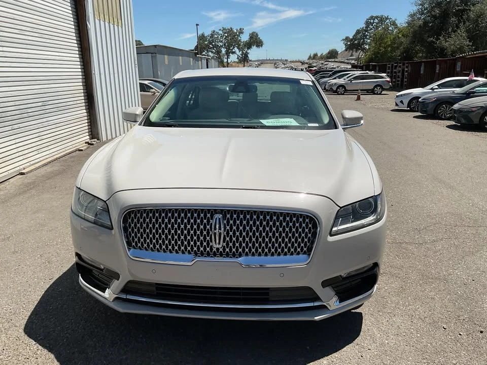 2019 Lincoln Continental 10th Gen - Image 5 of 15